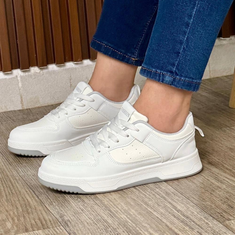 WHITE WOMEN’S SNEAKER
