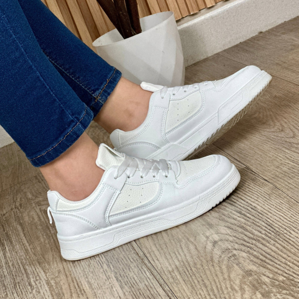 WHITE WOMEN’S SNEAKER