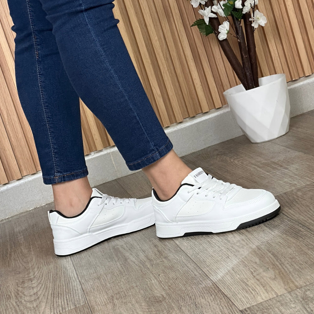 WHITE WOMEN’S SNEAKER
