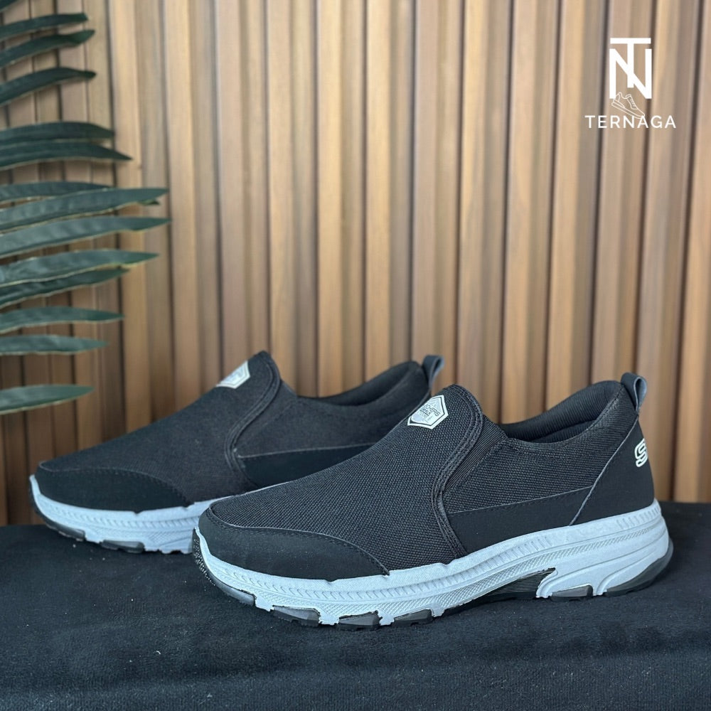 SKETCHERS WATER RESISTANT