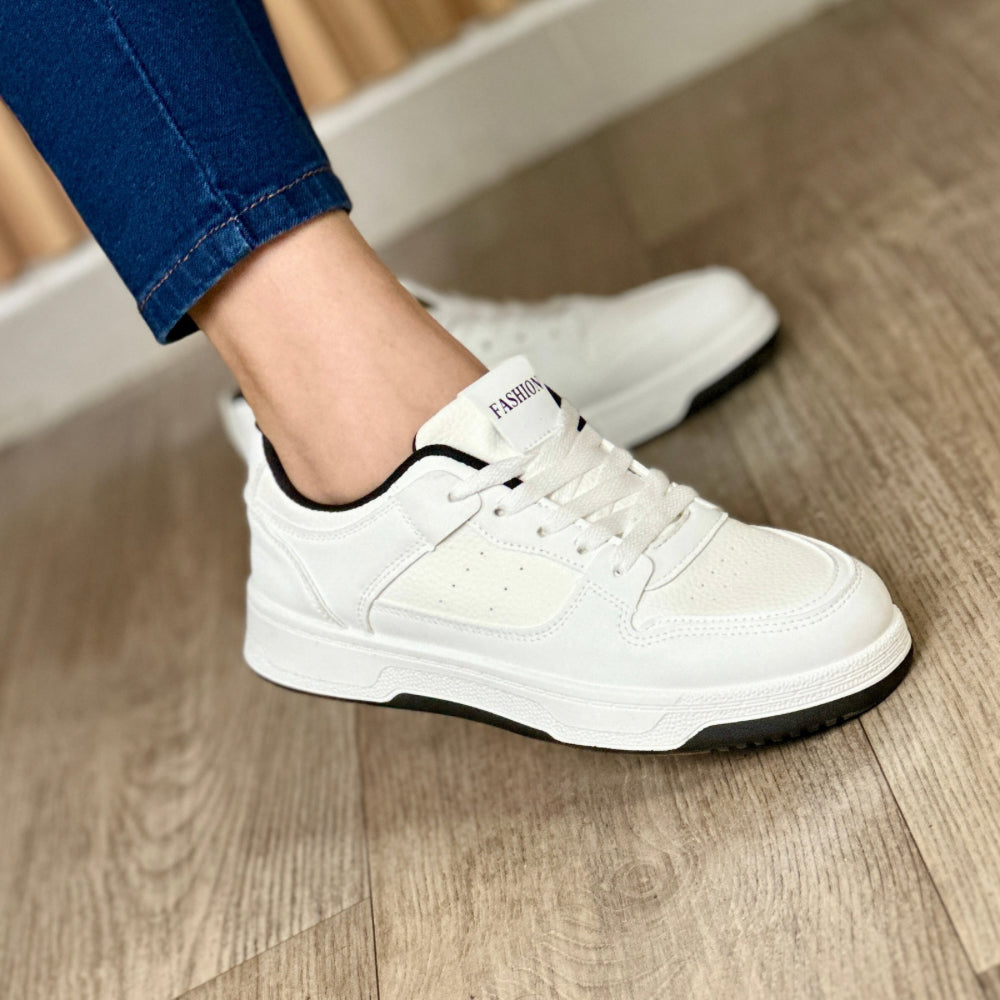 WHITE WOMEN’S SNEAKER
