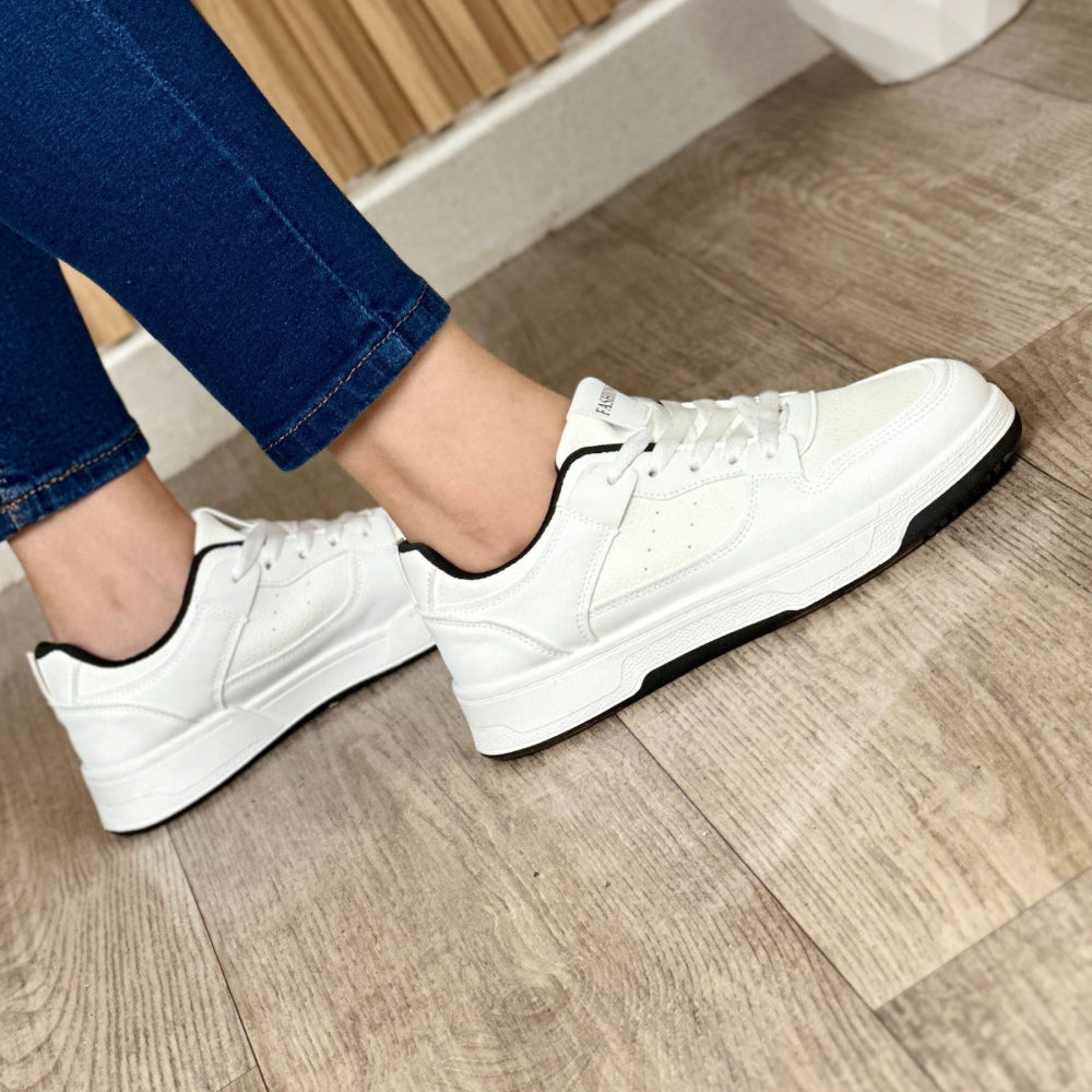 WHITE WOMEN’S SNEAKER