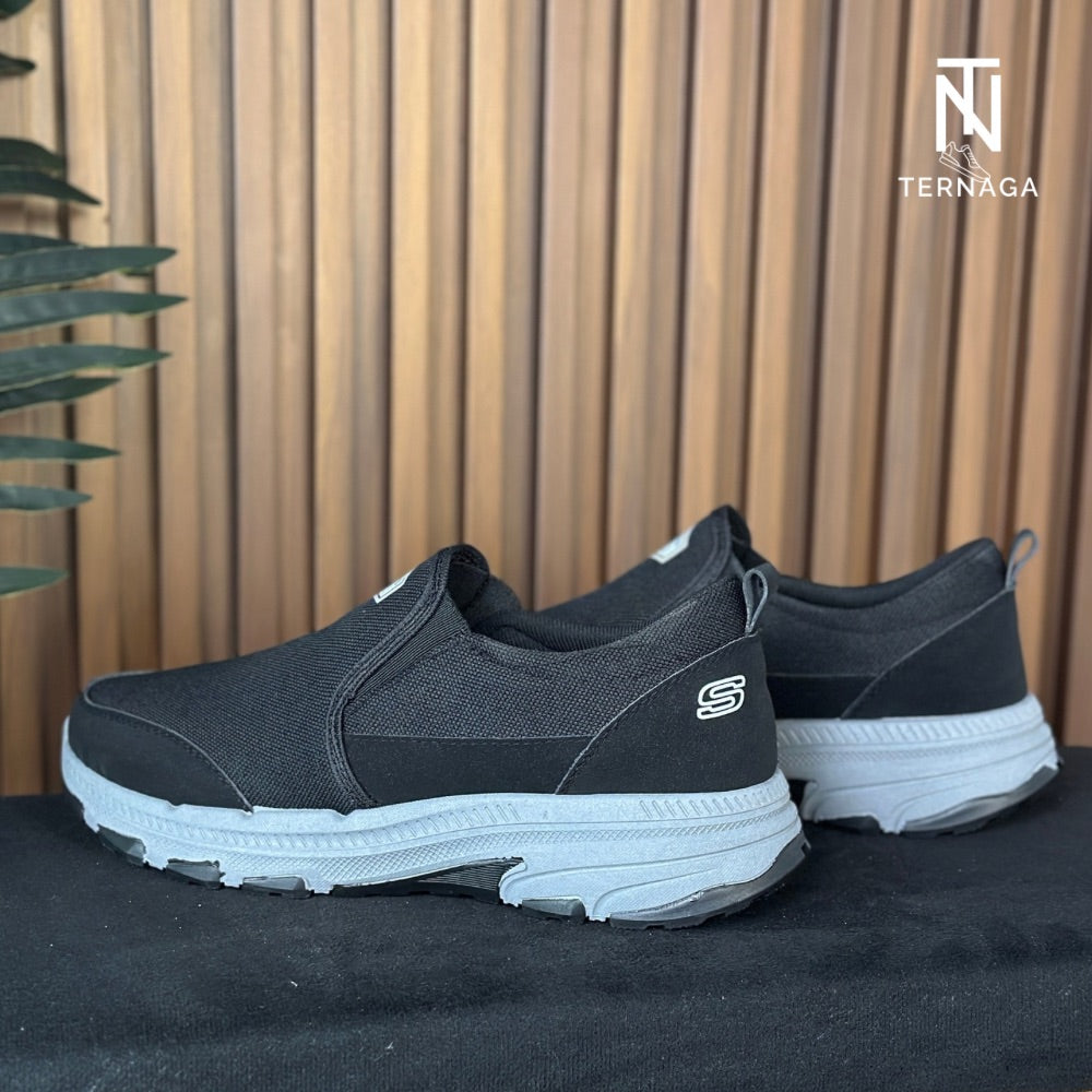 SKETCHERS WATER RESISTANT