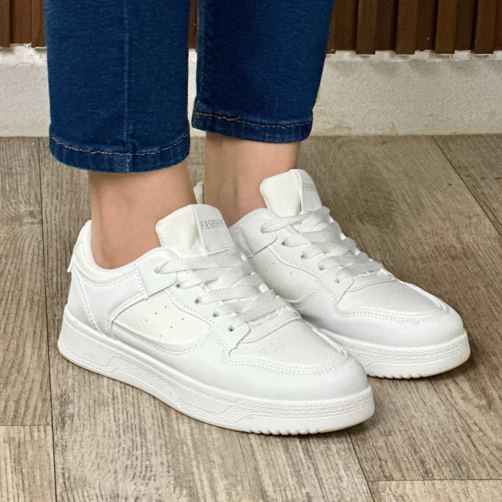 WHITE WOMEN’S SNEAKER