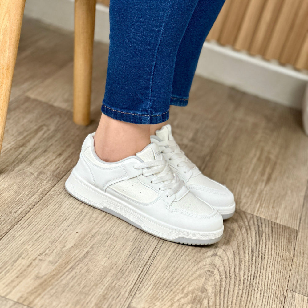 WHITE WOMEN’S SNEAKER